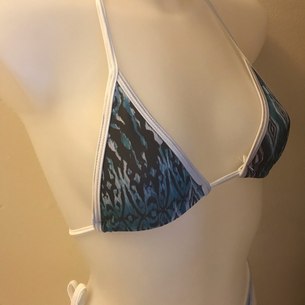 Bikini - Picture 4 of 7